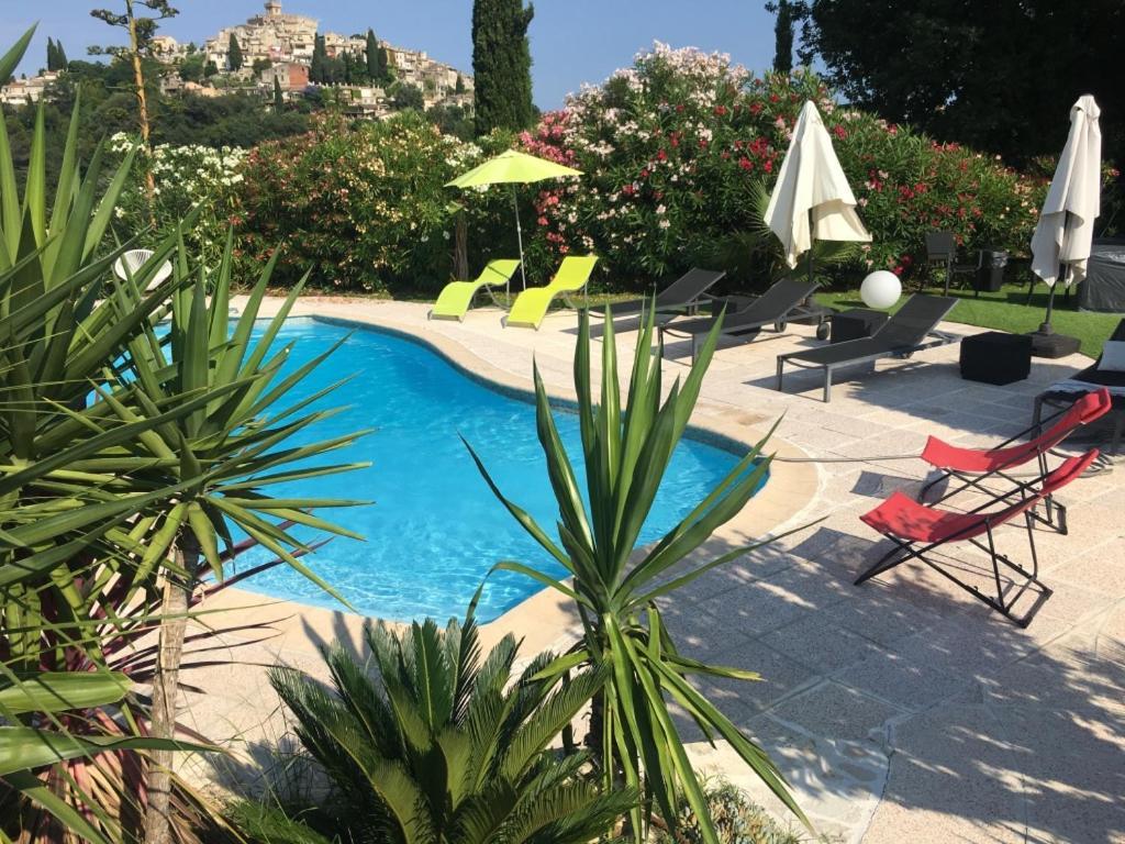 Les Yuccas - Pool - Sea View
